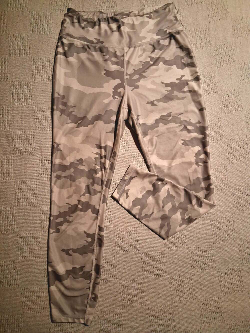 Avia Camouflage Leggings Size M (8-10) Gray Athletic Pants